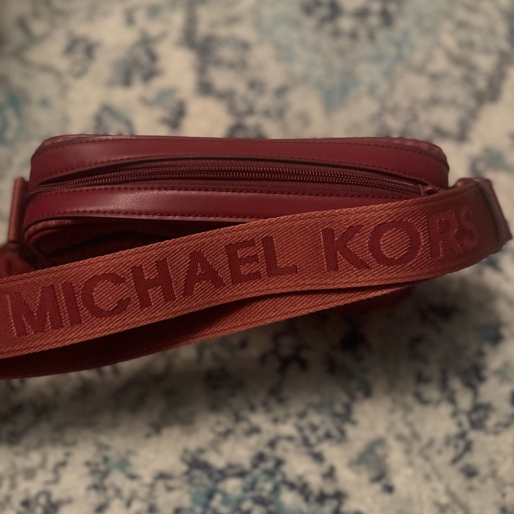 Michael Kors Maeve East West Pocket Crossbody - mulberry NEW! - Picture 5 of 8